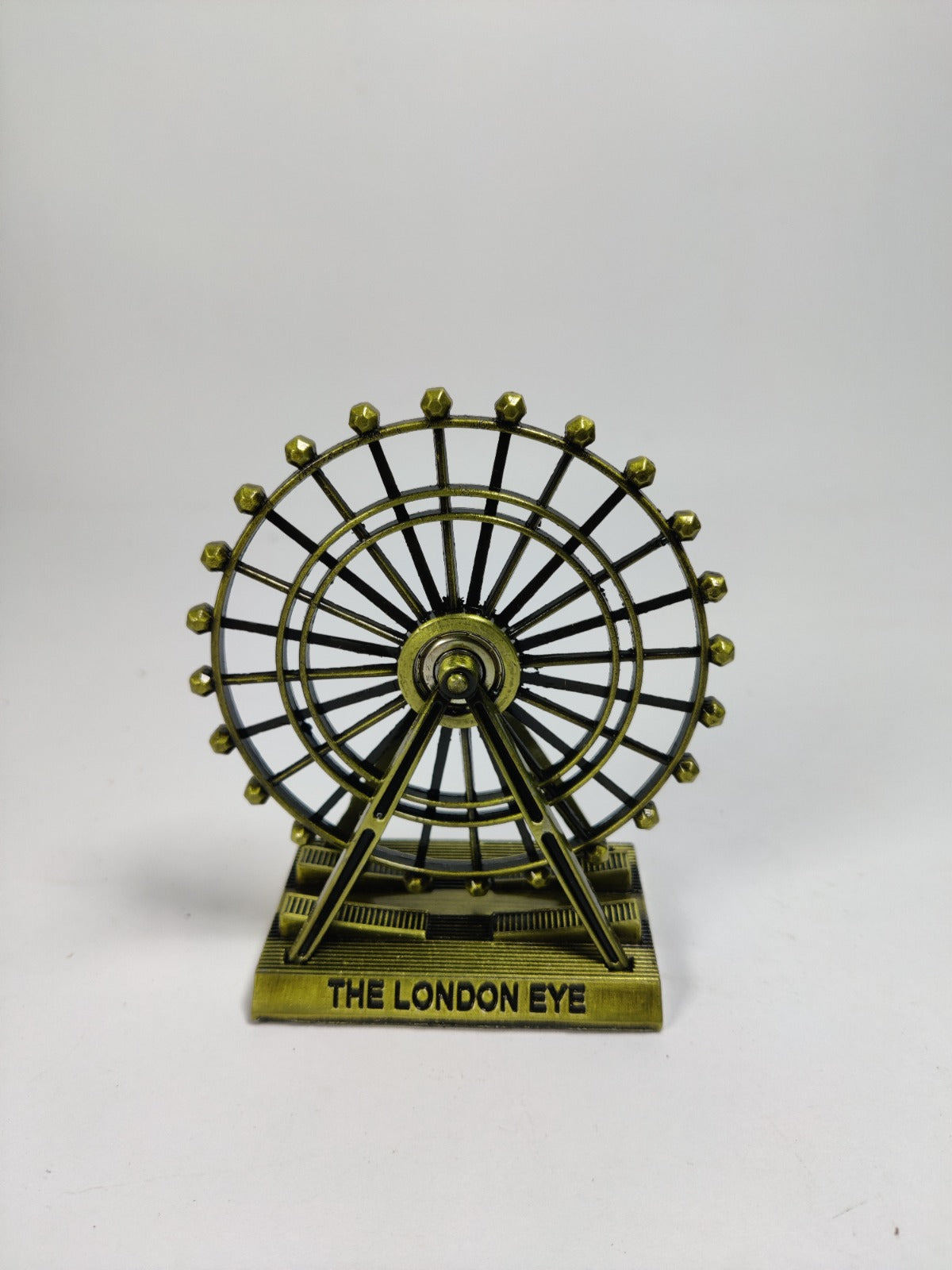 Model of the London Eye on a white background